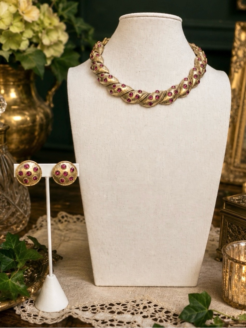 LISNER Rare Vintage Demi Parure Magenta Crystal Necklace & Clip Earring Set - Picture 2 of 15